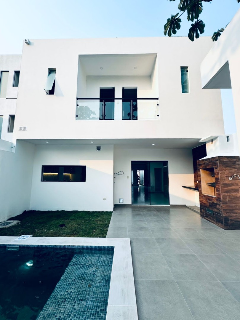 Casa en VentaZona Norte
Canal Pedeo Velez 7mo anillo  Foto 5