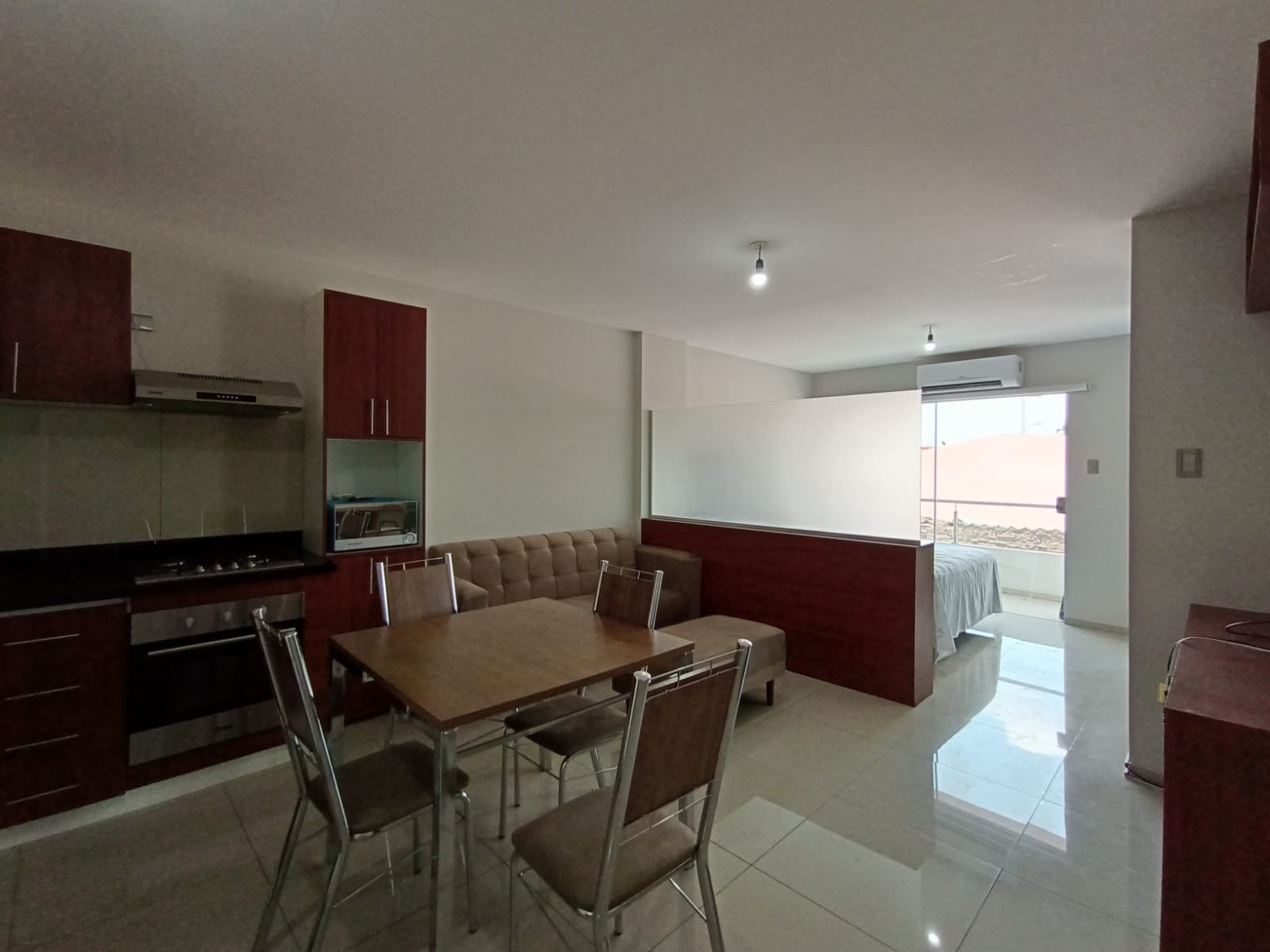 Departamento en AlquilerCONDOMINIO JERICO Av. Beni entre el tercer anillo externo y la calle 1 Oeste. A 75 metros de la Universidad Privada Domingo Savio, en la calle Styg Ryden #18 Foto 3