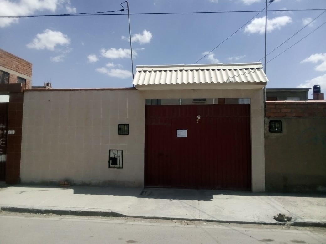 Casa en VentaBuena ubicación, Cerca a Ex Terminal, a Barrio Jardín y a Aldeas Infantiles Sos. Entre Bacovic y Brasil calle g. Foto 1