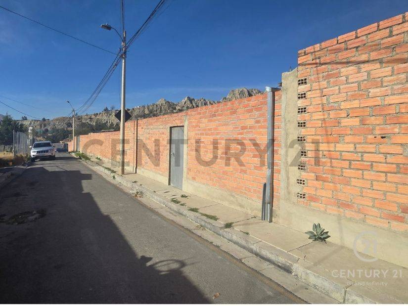 Terreno en VentaBAJO LLOJETA    Foto 1