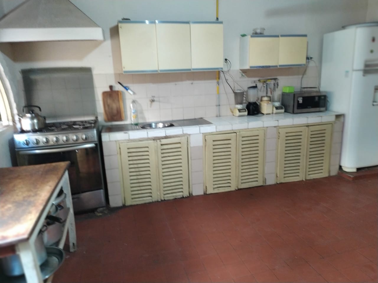 Casa en Entre 3er y 4to anillo Este en Santa Cruz de la Sierra 6 dormitorios 4 baños 2 parqueos Foto 7