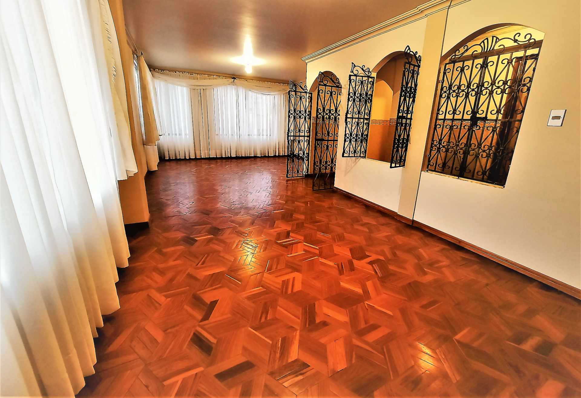 Departamento A 1 cuadra Plaza Humboldt Calacoto Foto 14