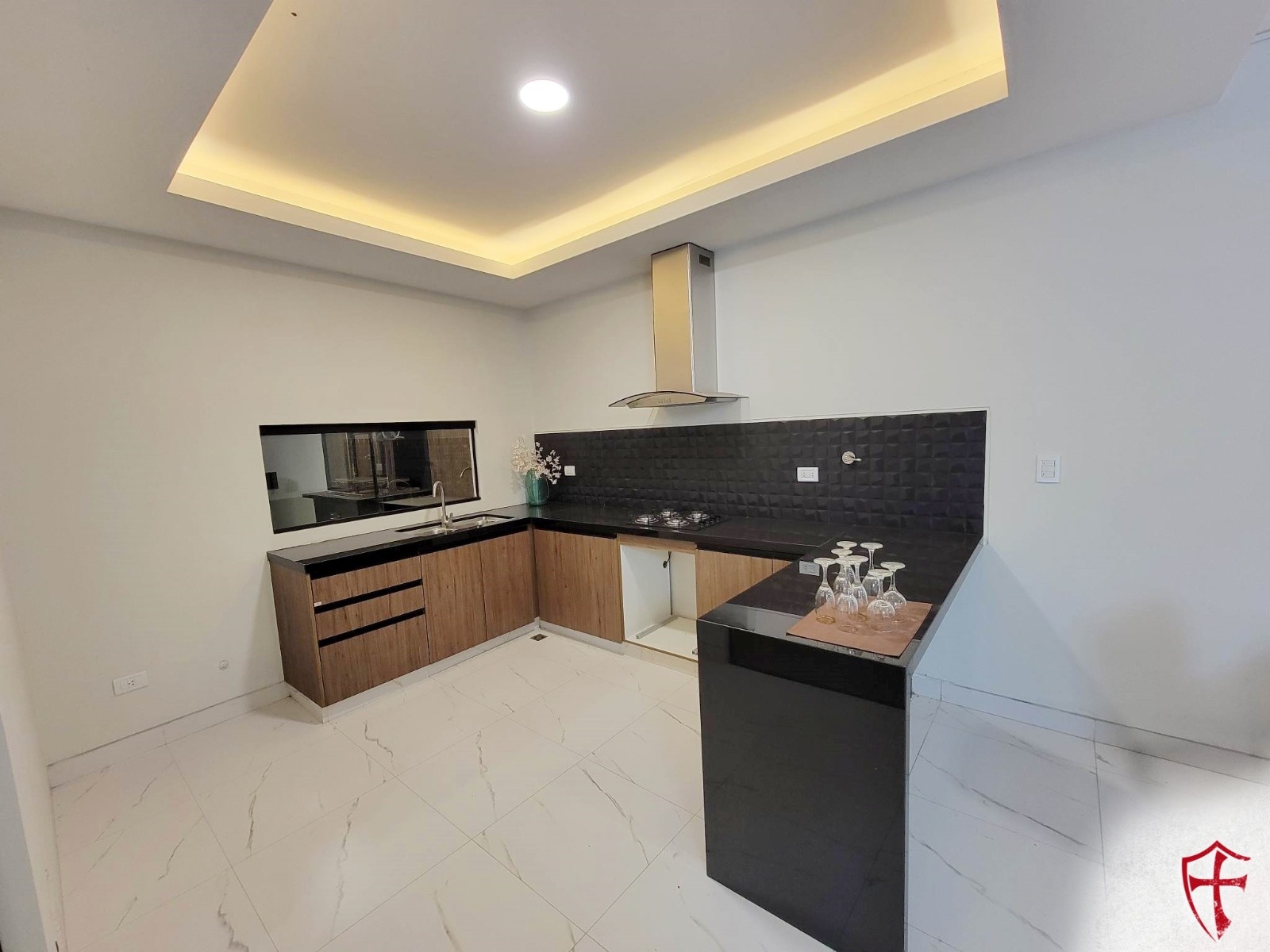 Casa Av Banzer 8vo anillo zona norte  Foto 13