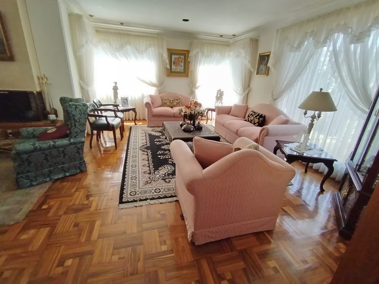 Casa en AlquilerAvenida Julio Mendez No 10 esquina calle 11 meseta de Achumani Foto 33