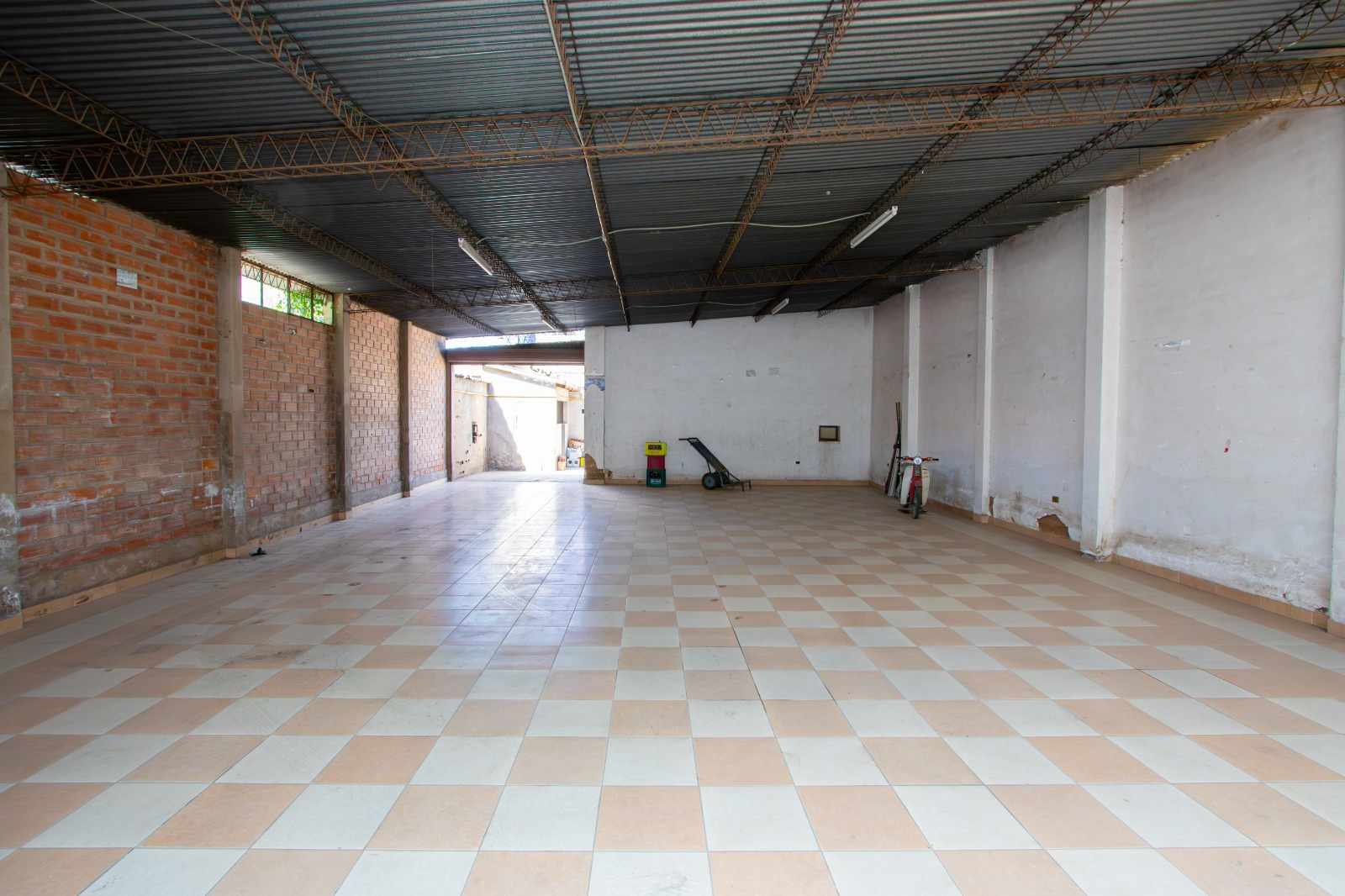 Casa en VentaAv. República - Y Av. 6 de agosto Sur 3 dormitorios 2 baños 2 parqueos Foto 28