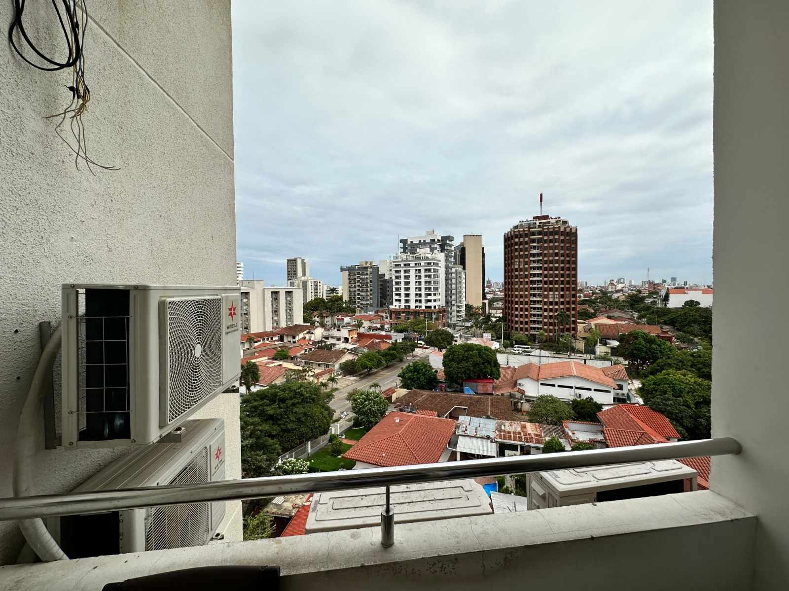 Departamento en Entre 1er y 2do anillo Sur en Santa Cruz de la Sierra 1 dormitorios 1 baños  Foto 4