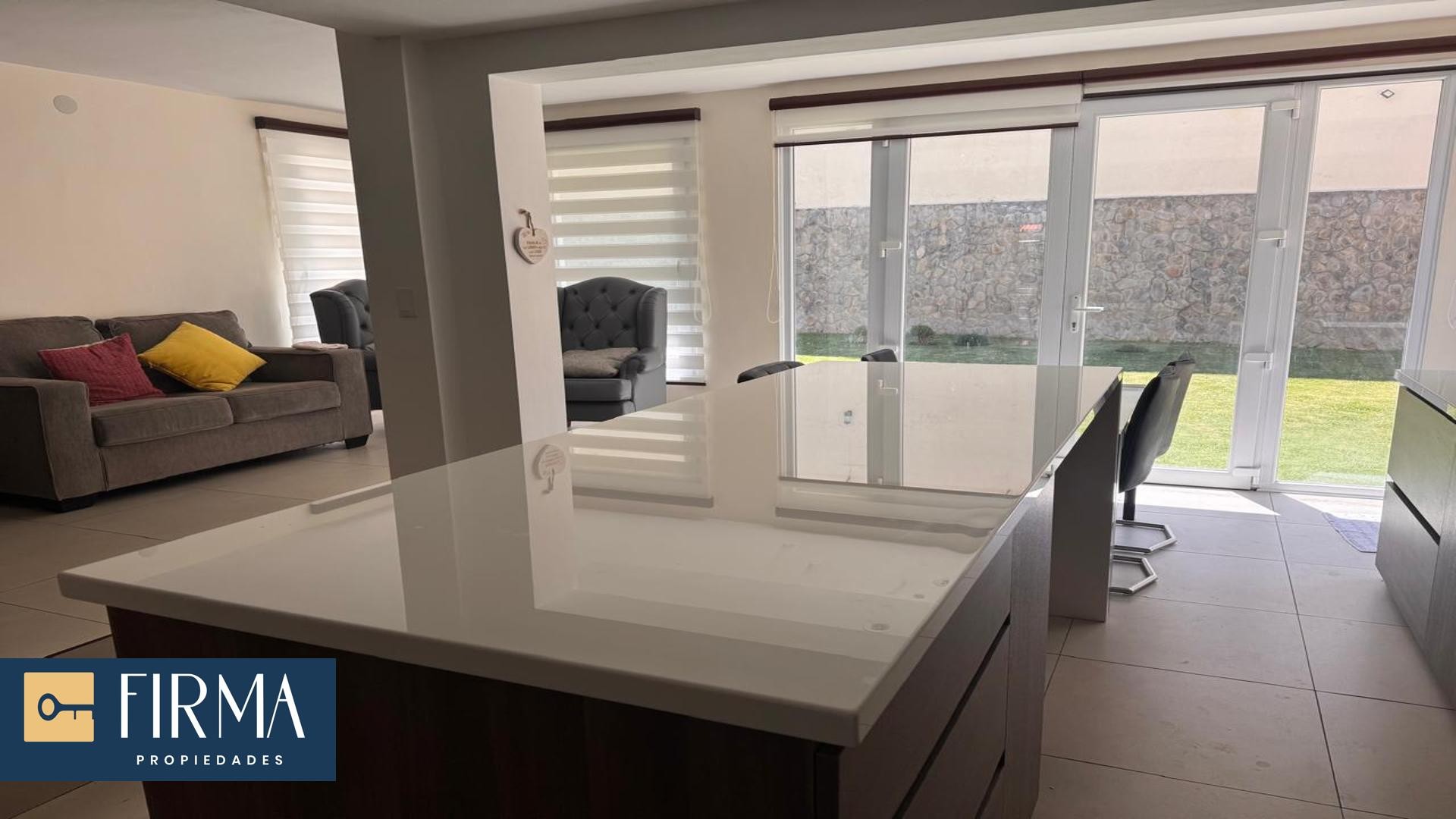 Casa en Irpavi en La Paz 4 dormitorios 6 baños 3 parqueos Foto 4