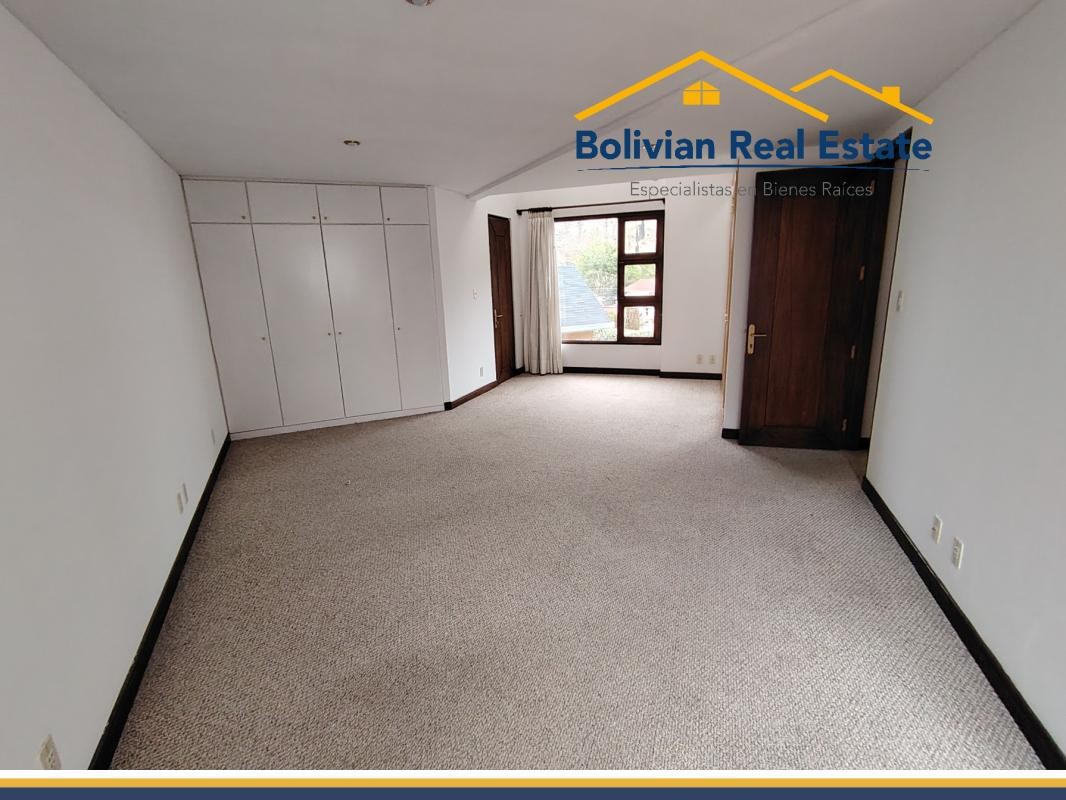 Casa en Achumani en La Paz 4 dormitorios 4 baños 4 parqueos Foto 13