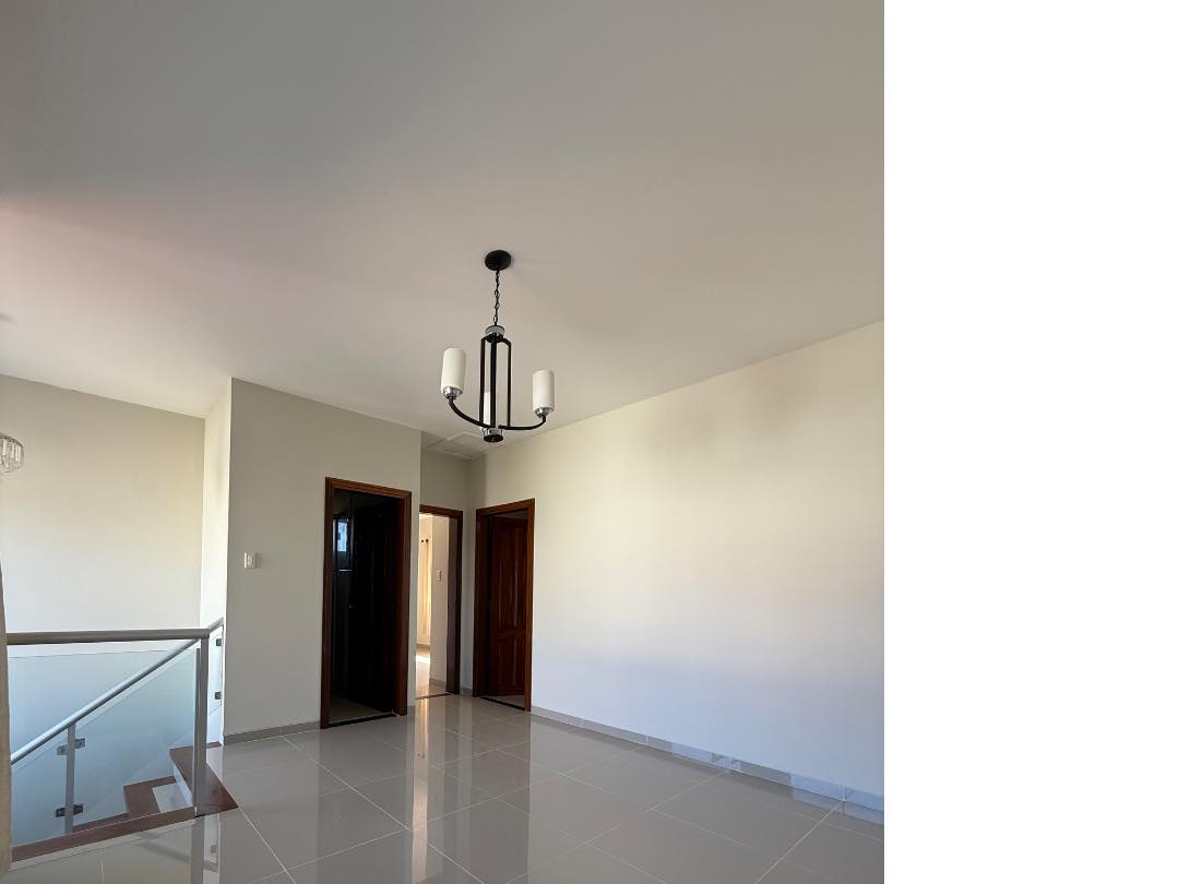 Casa en Urubó en Santa Cruz de la Sierra 4 dormitorios 3 baños 3 parqueos Foto 16