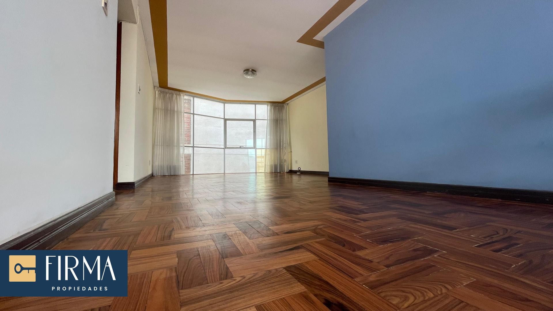 Departamento en VentaDEPARTAMENTO DUPLEX EN VENTA EN ACHUMANI BAJO CALLE 11 CON TERRAZA PRIVADA 3 dormitorios 4 baños 1 parqueos Foto 7