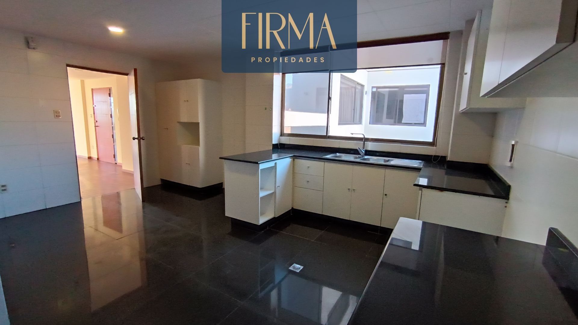 Departamento en VentaDEPARTAMENTO EN VENTA, COTA COTA 3 dormitorios 4 baños 1 parqueos Foto 7