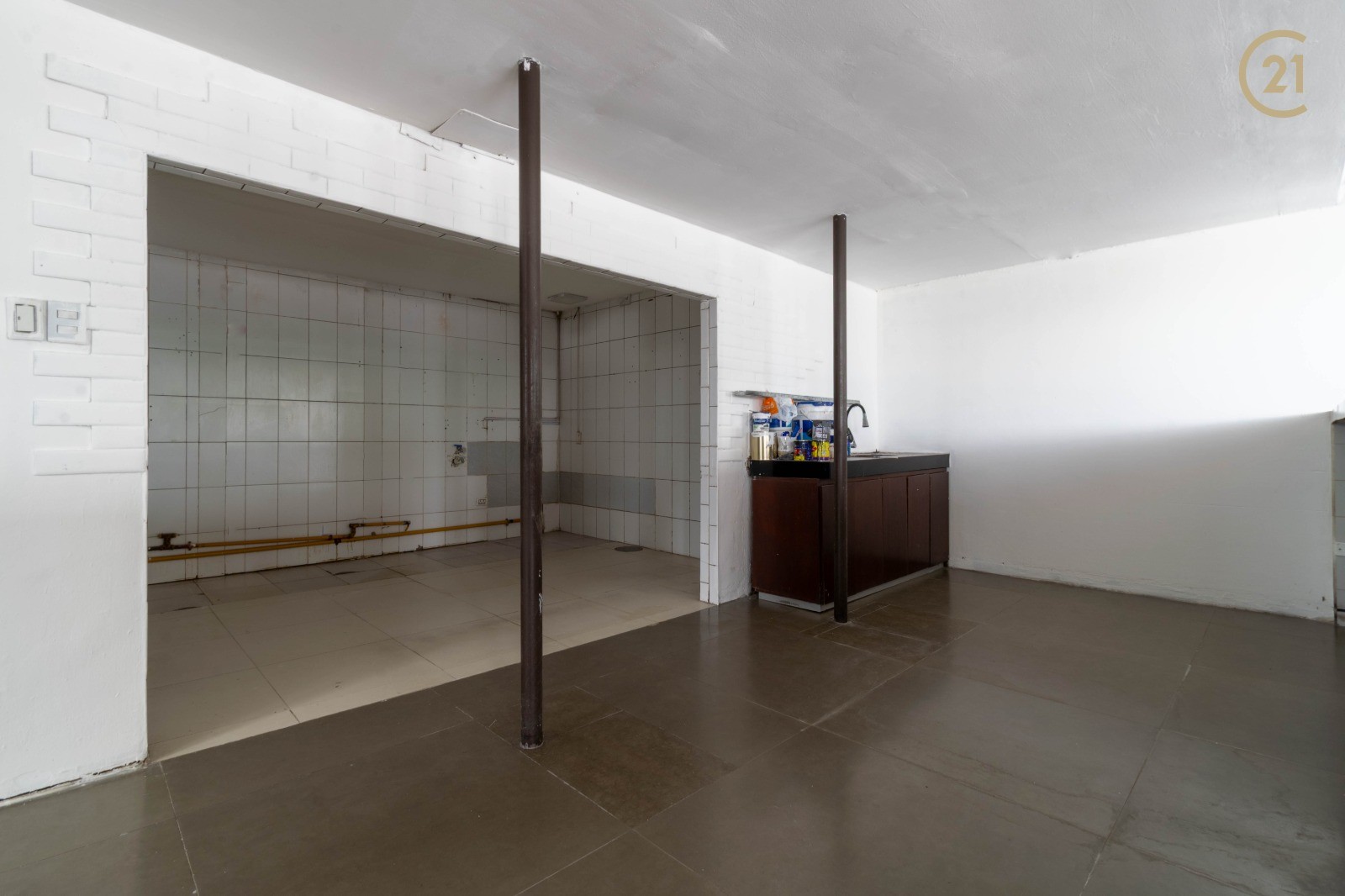 Local comercial en Urubó en Santa Cruz de la Sierra  3 baños  Foto 10