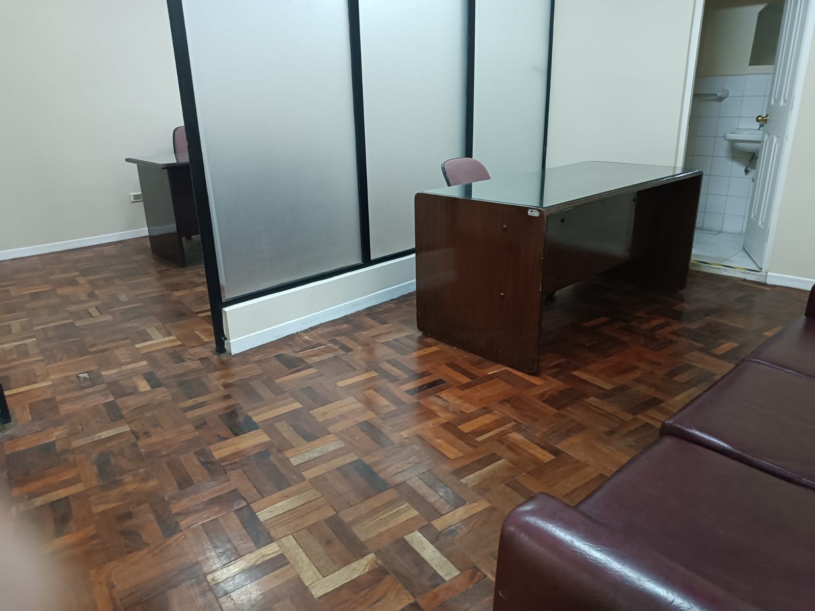 Oficina en AlquilerALQUILO HERMOSA OFICINA PLAZA AVAROA Foto 1