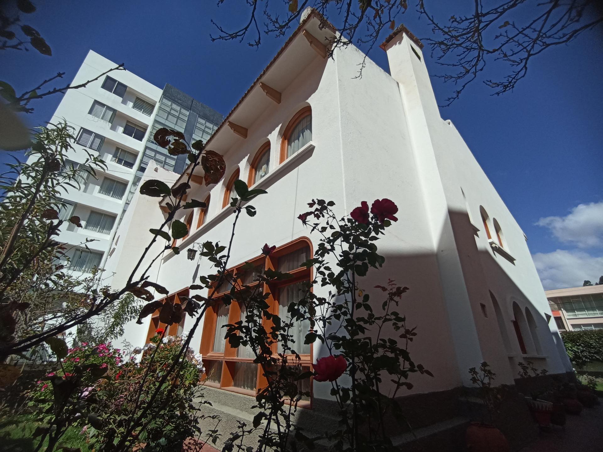 Departamento en VentaCASA EN VENTA / IRPAVI 7 dormitorios 5 baños 5 parqueos Foto 24