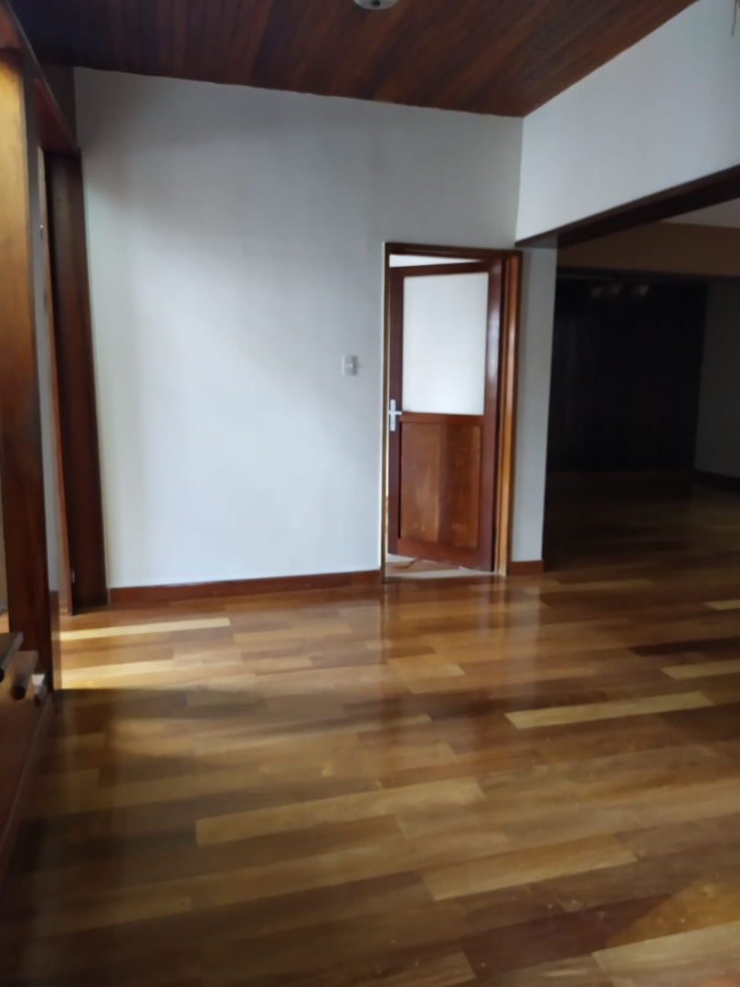 Casa en Miraflores en La Paz 4 dormitorios 4 baños 3 parqueos Foto 20