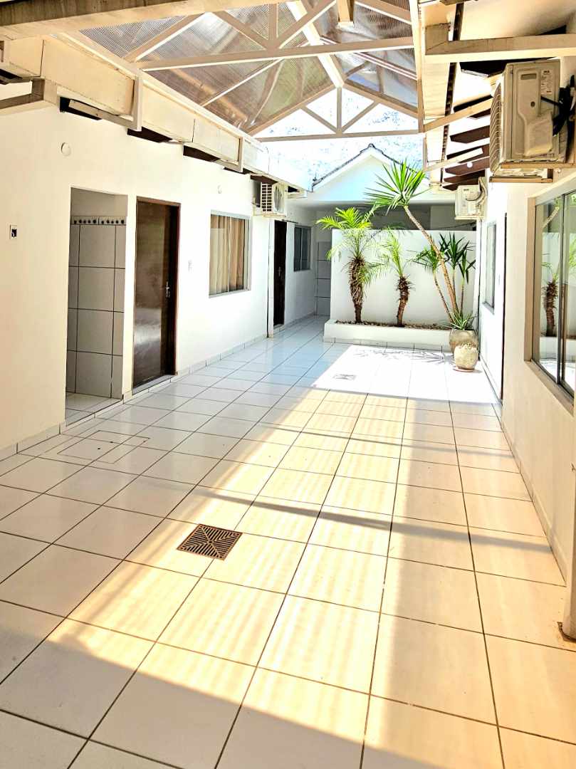 Casa en AlquilerAv. Roca Coronado 2do y 3er ANILLO  3 dormitorios 3 baños 1 parqueos Foto 17
