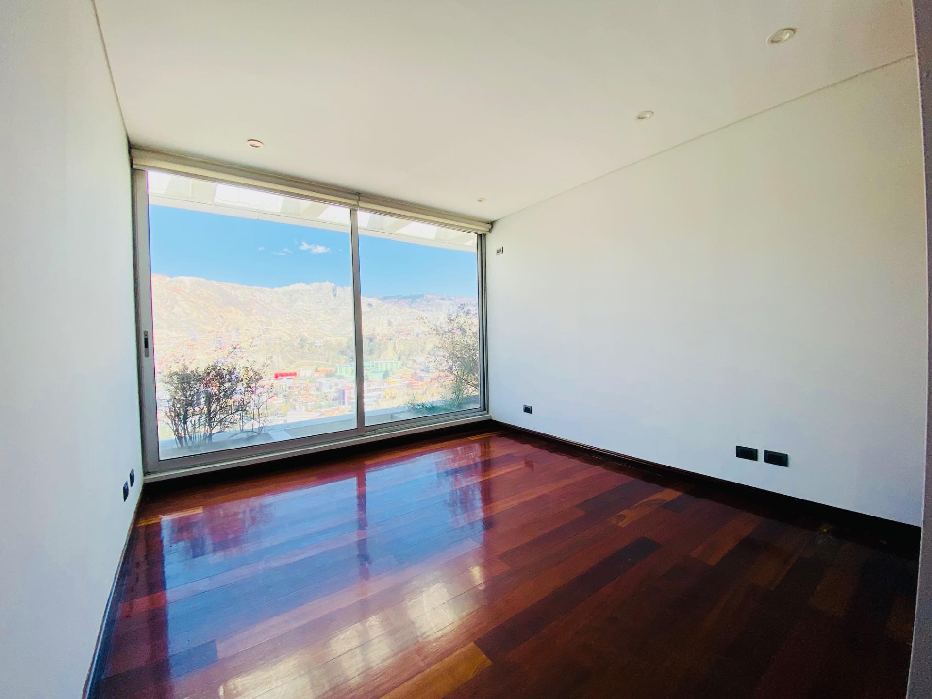 Departamento en AlquilerCalacoto, Av. Ballivian #233 Foto 16
