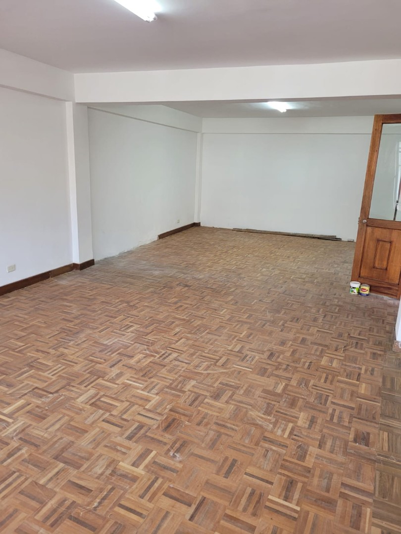 Casa en AlquilerSOPOCACHI -  CASA EN ALQUILER O VENTA -  PARA OFICINAS - 3 PLANTAS  21 dormitorios 5 baños 5 parqueos Foto 6