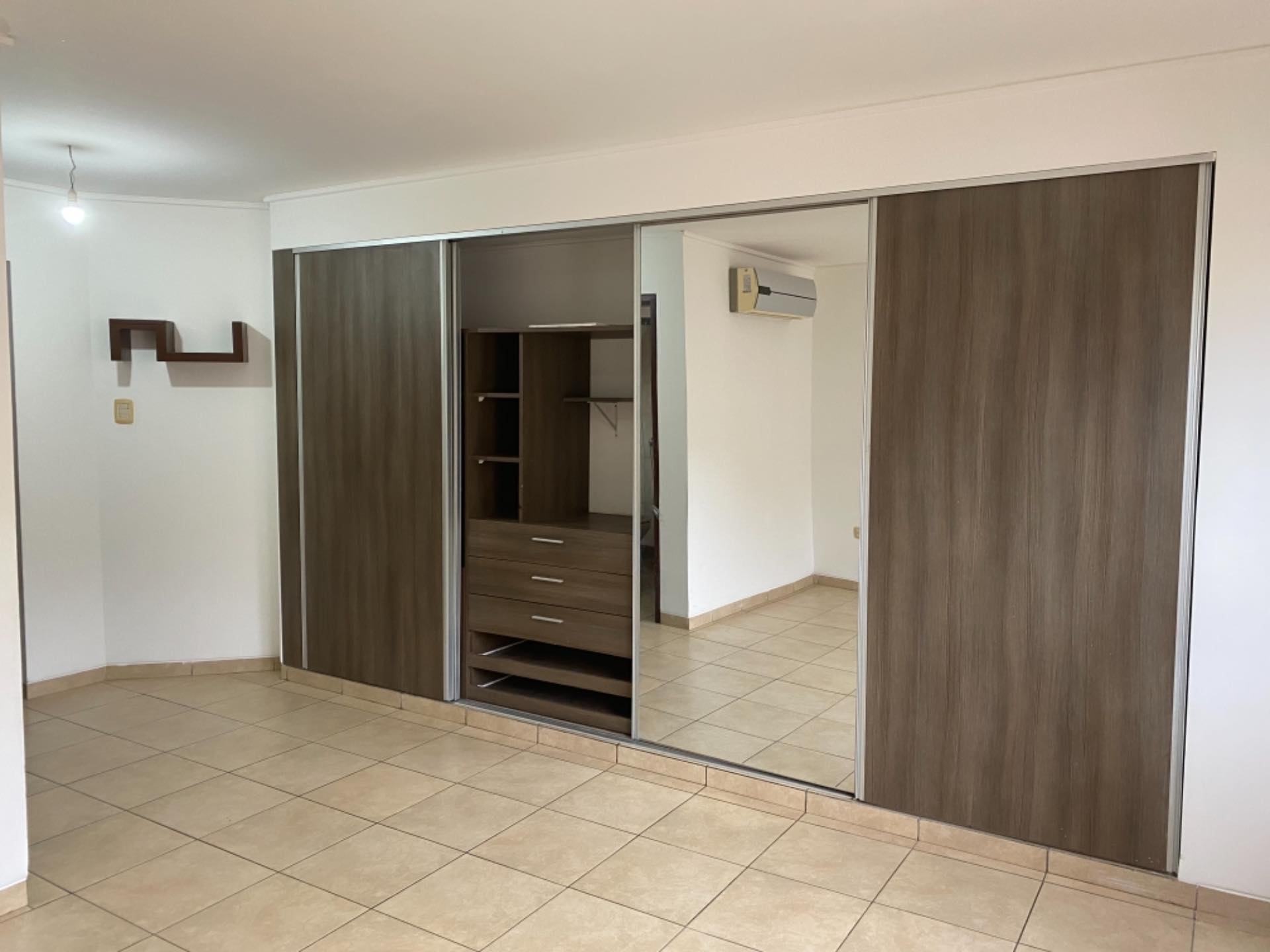 Departamento Condominio San Francisco II Av Doble Vía a la Guardia entre 5 Y 6 anillo  Foto 6