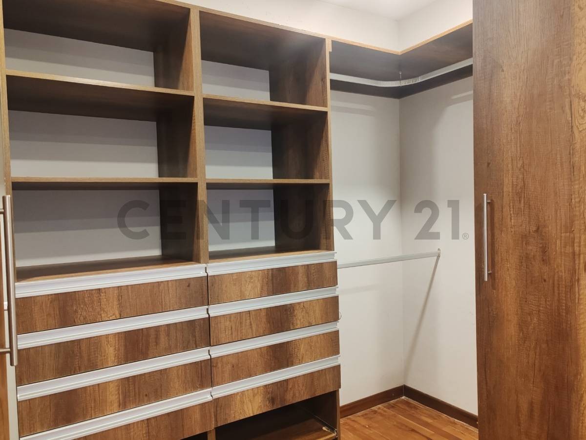 En Alquiler a Bs 11,800 Foto 24
