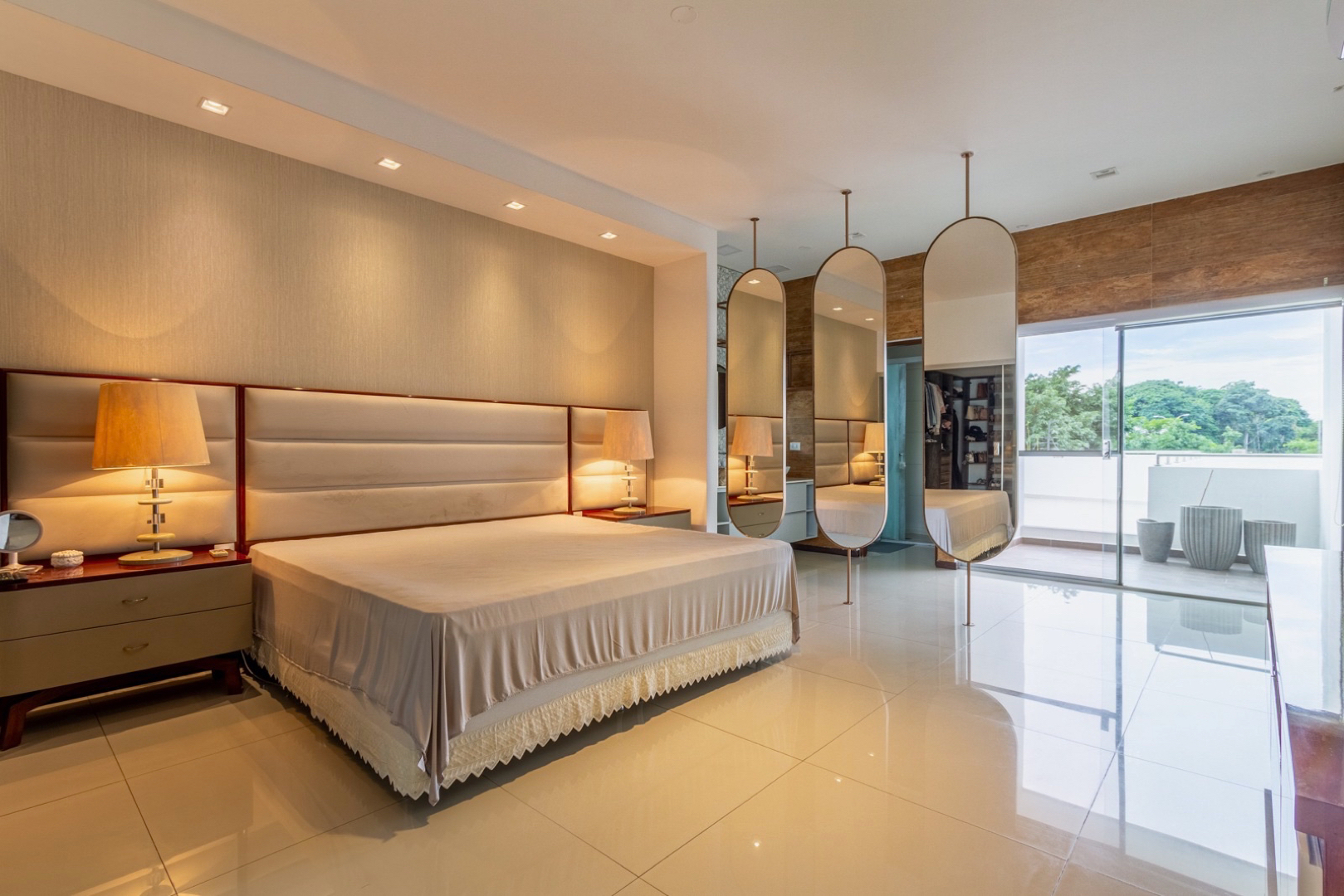 Casa en AlquilerAv. Octavo Anillo Banzer  Foto 2