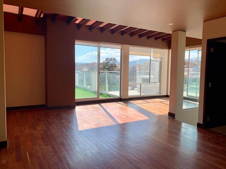 Departamento en VentaFinal Costanera de Calacoto Foto 1