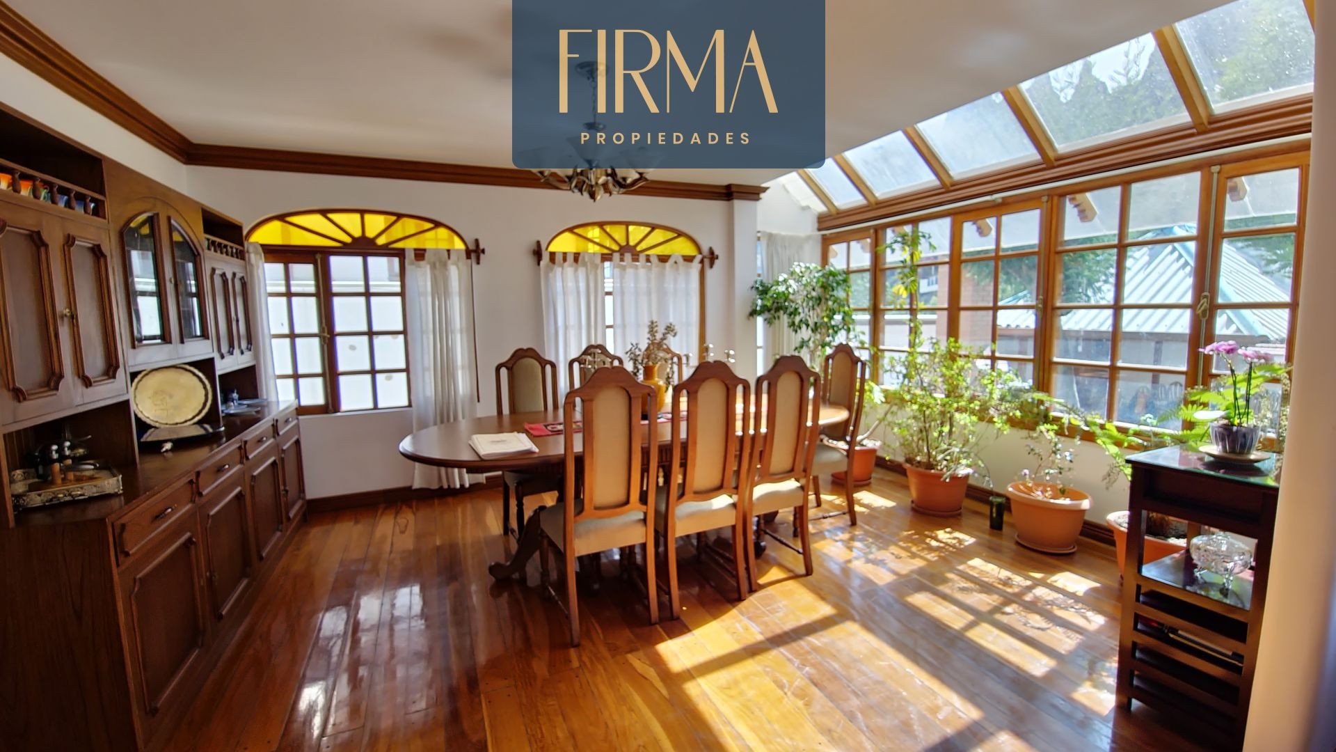 Casa en VentaCASA EN VENTA, ACHUMANI, COND, PRIVADO 5 dormitorios 5 baños 2 parqueos Foto 8