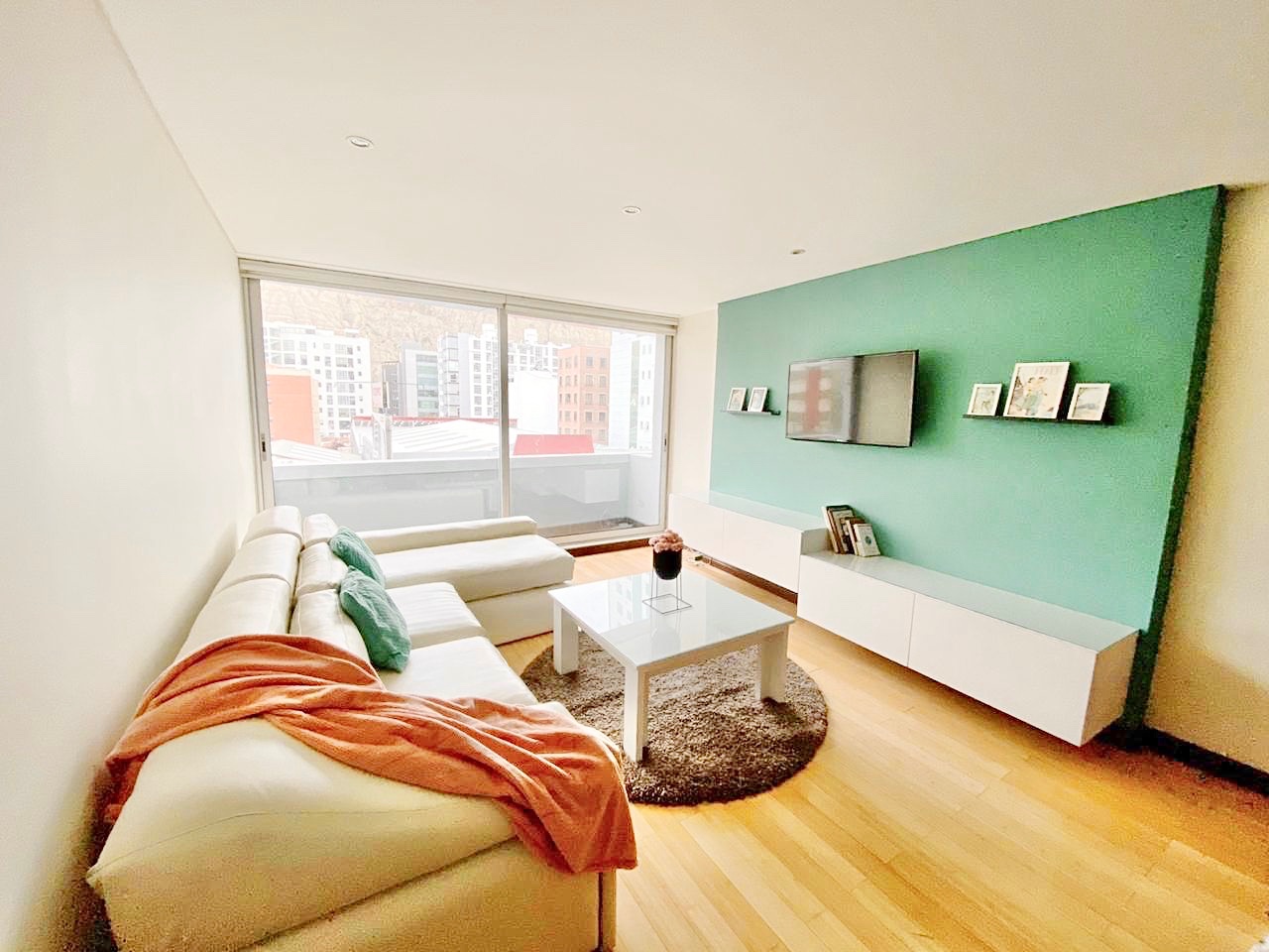 En Alquiler a $us 850 Foto 2