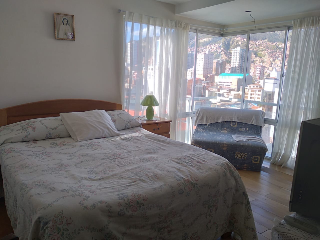 Departamento en Miraflores en La Paz 3 dormitorios 2 baños  Foto 7