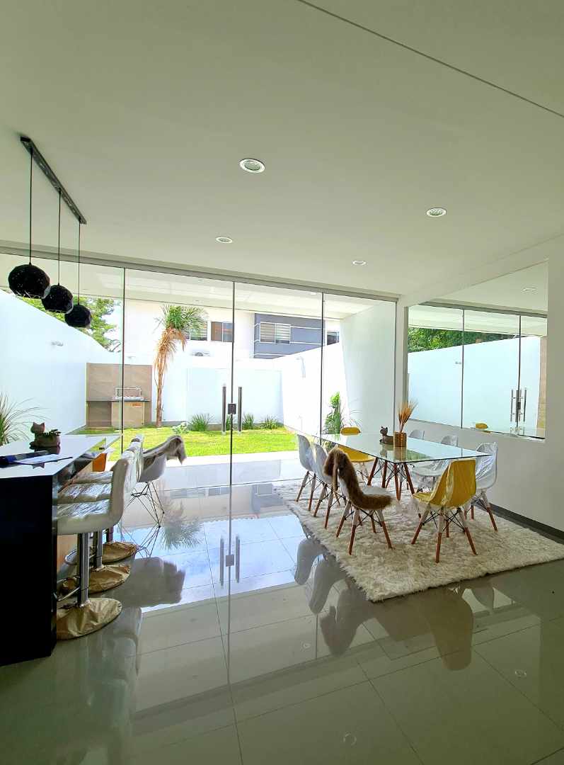 Casa en VentaPRE-VENTA ...Lindas!
CASAS EN ZONA NORTE
Km 8½ (entre 8vo y 9no anillo)
 Foto 16