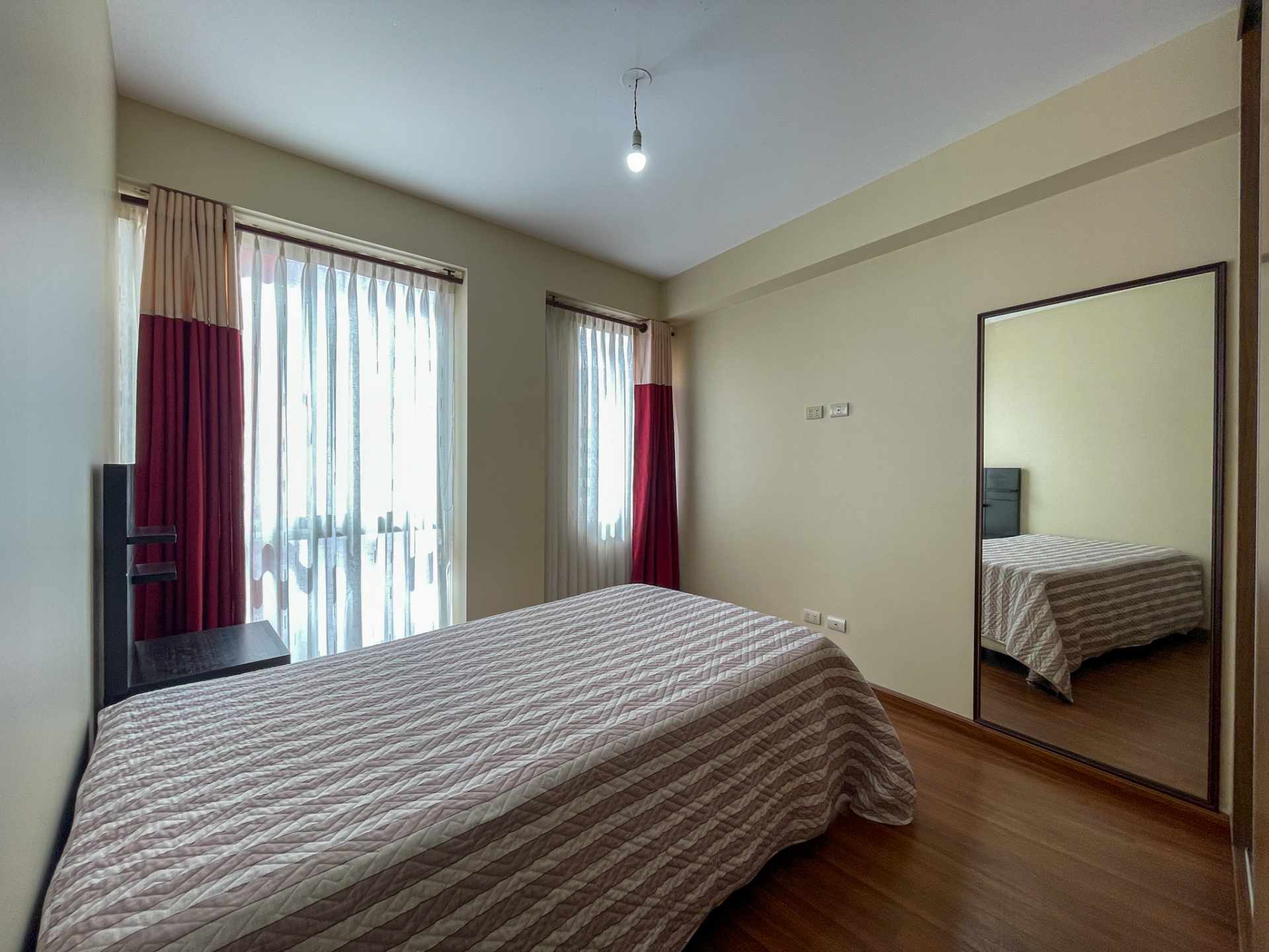 En Alquiler a $us 550 Foto 24