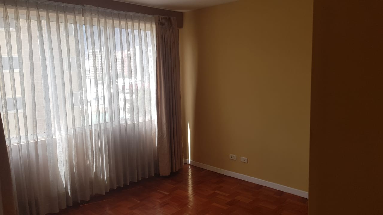 En Alquiler a $us 300 Foto 3