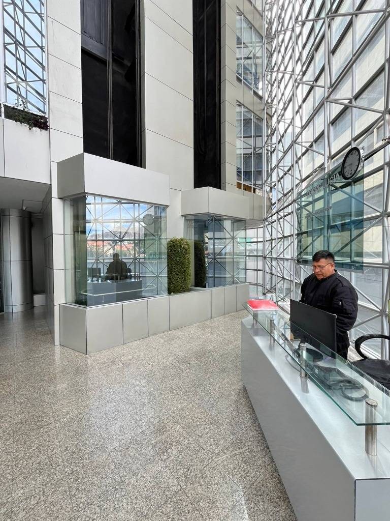 En Alquiler a $us 3,000 Foto 3