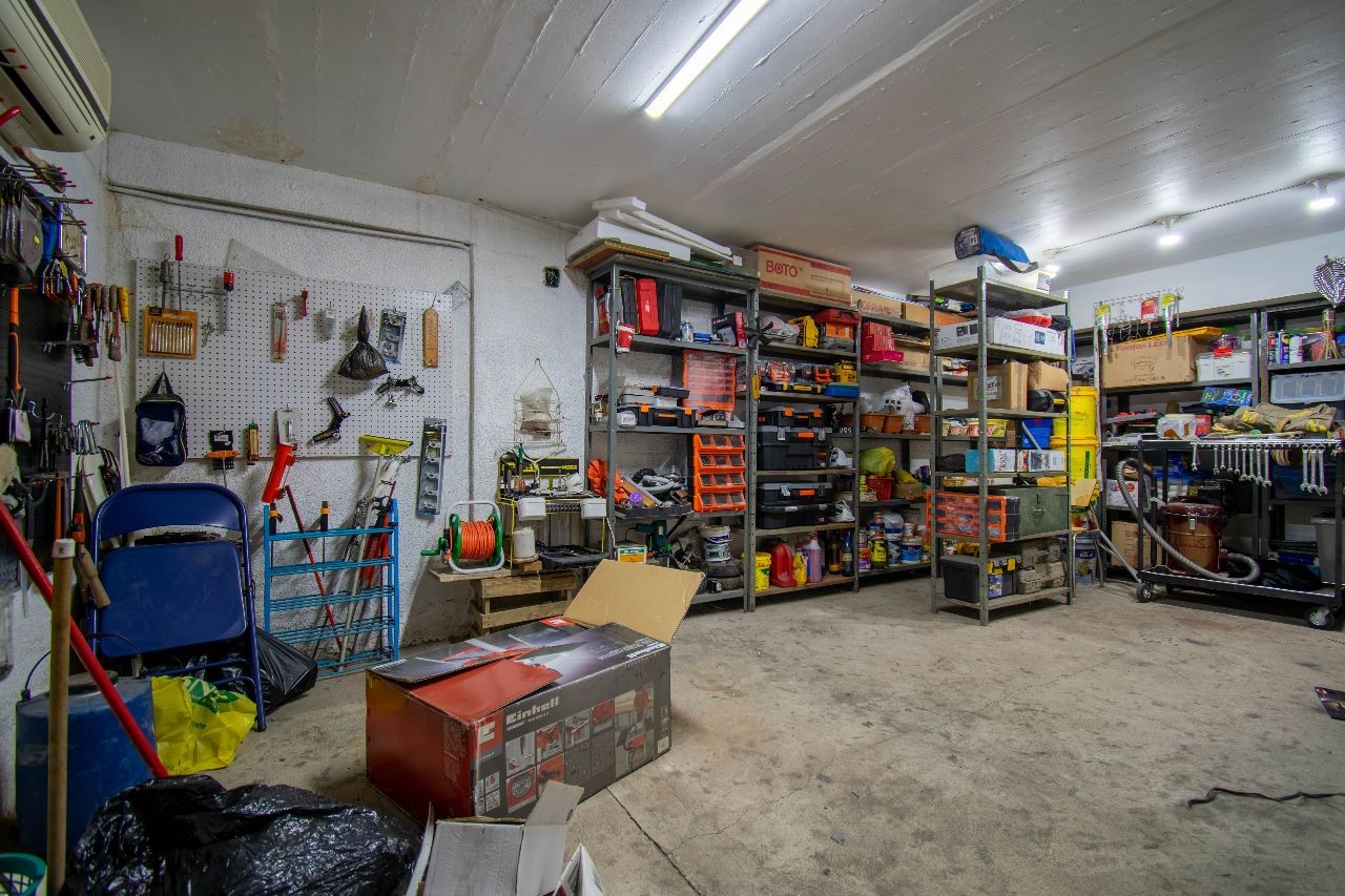 Oficina en AlquilerEquipetrol sobre 3er. anillo externo  5 dormitorios 5 baños 6 parqueos Foto 3