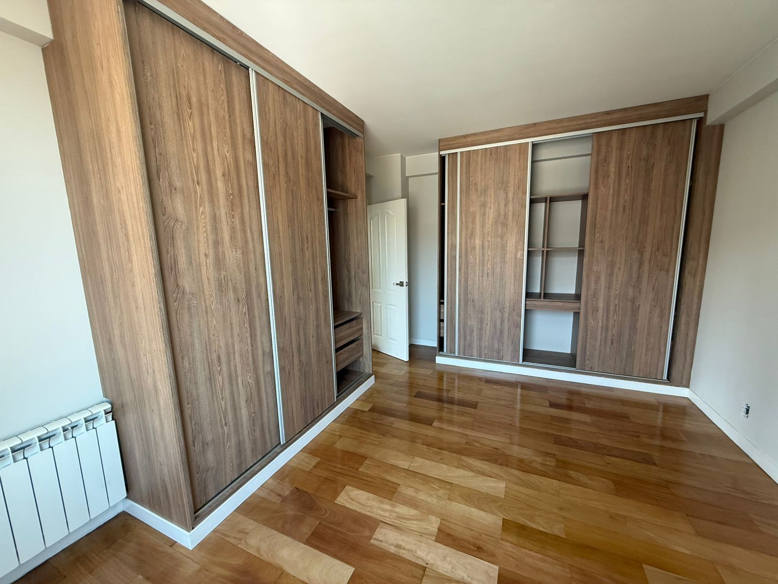 Departamento en VentaCalle Fernando Guachalla, entre 20 de octubre y 6 de agosto 3 dormitorios 2 baños 1 parqueos Foto 9