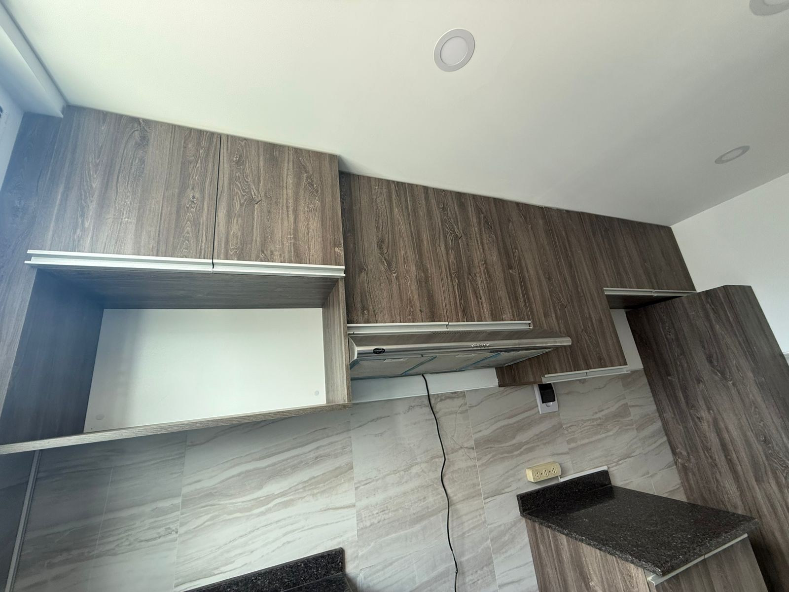 Departamento en VentaCalle Fernando Guachalla, entre 20 de octubre y 6 de agosto 3 dormitorios 2 baños 1 parqueos Foto 7