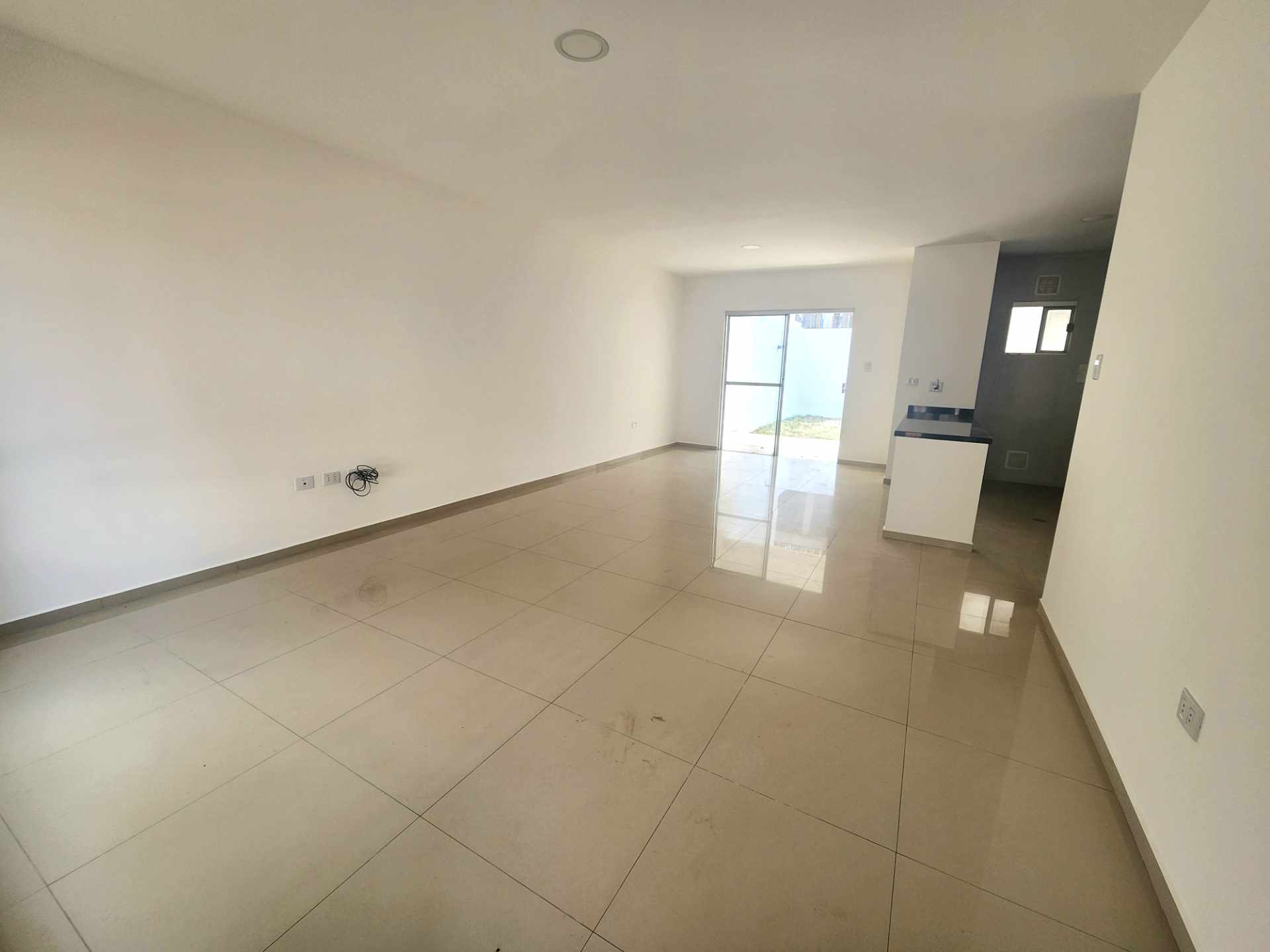 Casa en Entre 6to y 7mo anillo Oeste en Santa Cruz de la Sierra 3 dormitorios 2 baños 2 parqueos Foto 5