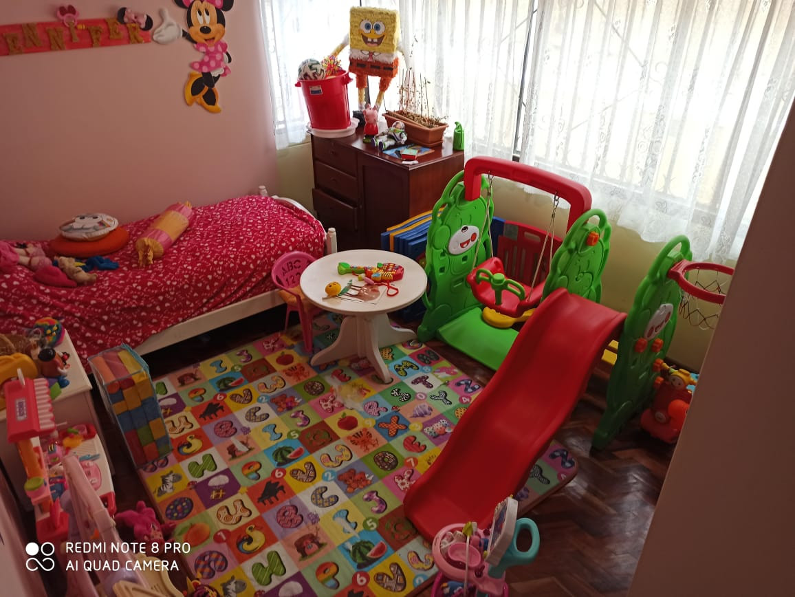 Departamento en VentaCalle Altamirano entre calles 3 y 4 zona Irpavi Foto 4