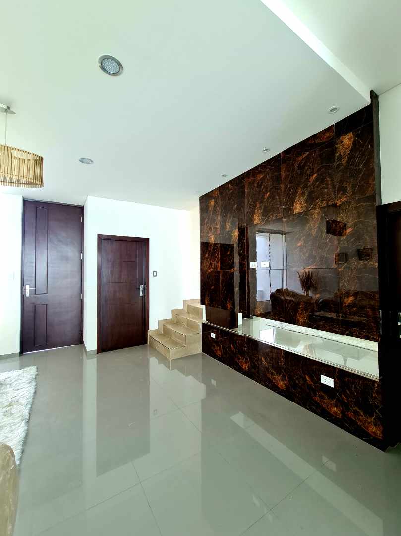 Casa en VentaPRE-VENTA ...Lindas!
CASAS EN ZONA NORTE
Km 8½ (entre 8vo y 9no anillo)
 Foto 9