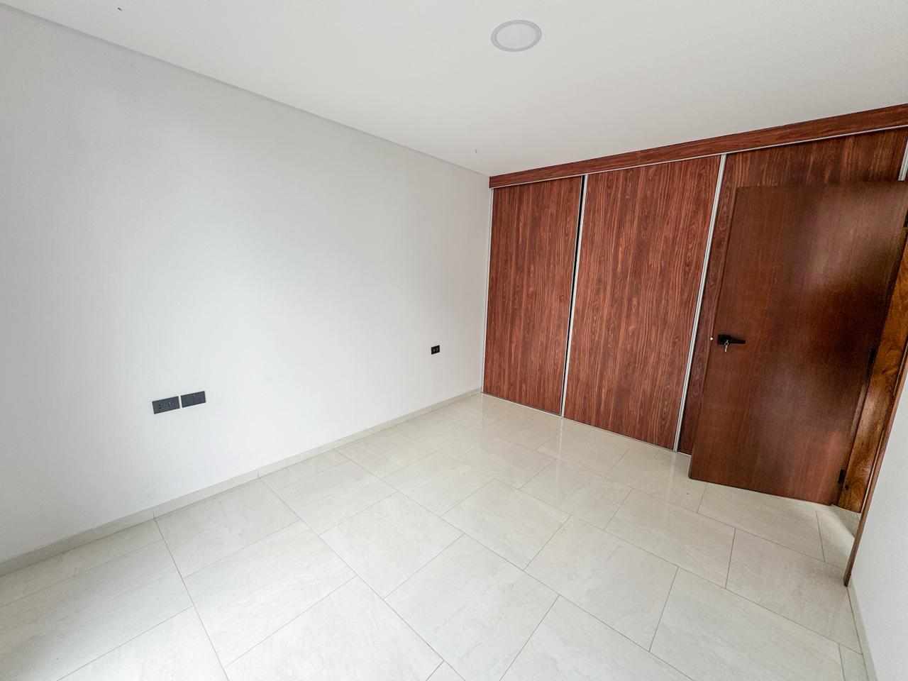 Departamento en Venta5to y 6to Anillo entre Banzer y Beni 2 dormitorios 2 baños  Foto 4