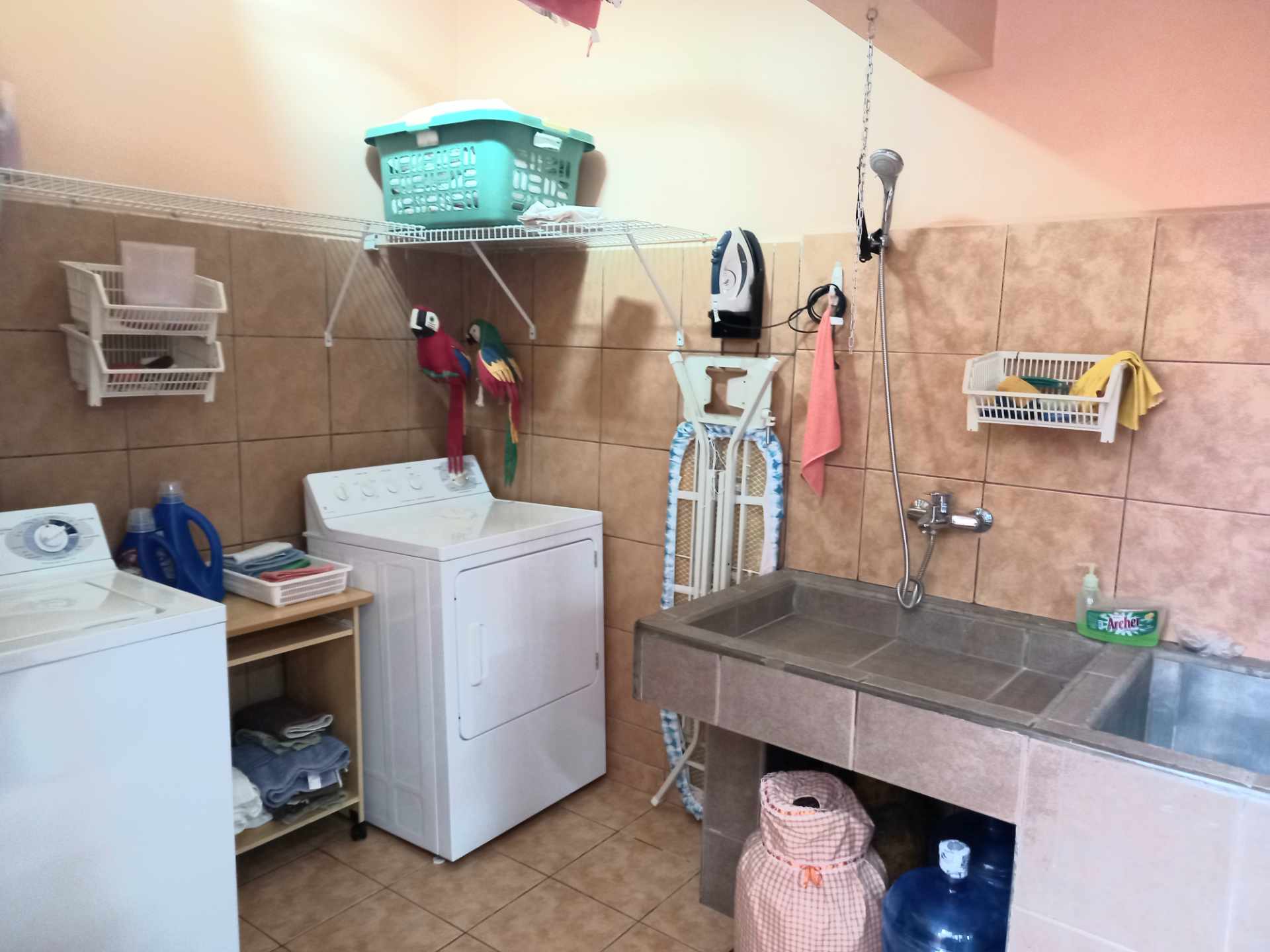 Casa en Calacoto en La Paz 4 dormitorios 3 baños 2 parqueos Foto 17
