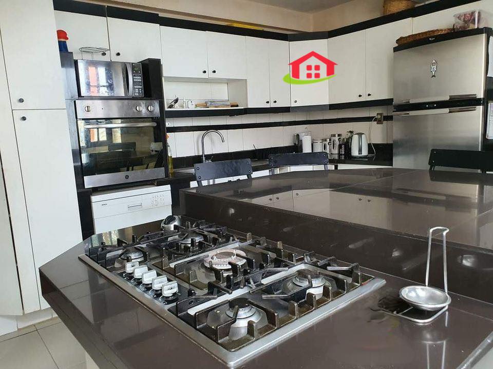 Casa en VentaAlto Irpavi  4 dormitorios 4 baños 3 parqueos Foto 6