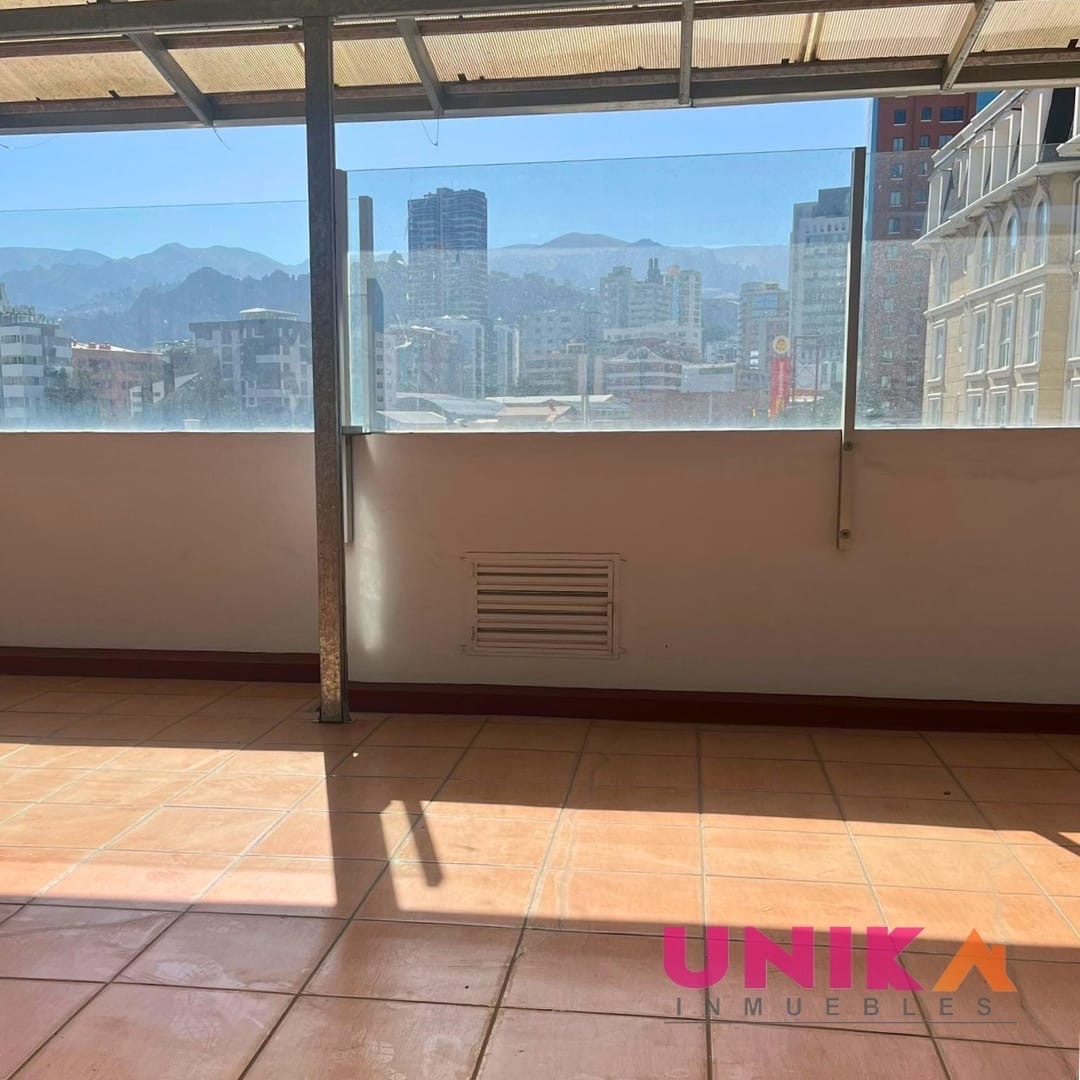 Departamento en AlquilerHermoso Penthouse Duplex Semi Amueblado, con lindas vista , Calacoto  3 dormitorios 4 baños 2 parqueos Foto 15