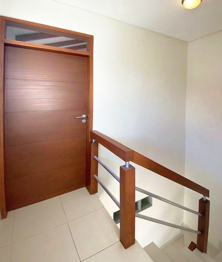 Casa en AnticréticoANTICRETICO
Zona Norte
Av. Alemana 2do y 3er anillo 4 dormitorios 4 baños 4 parqueos Foto 29