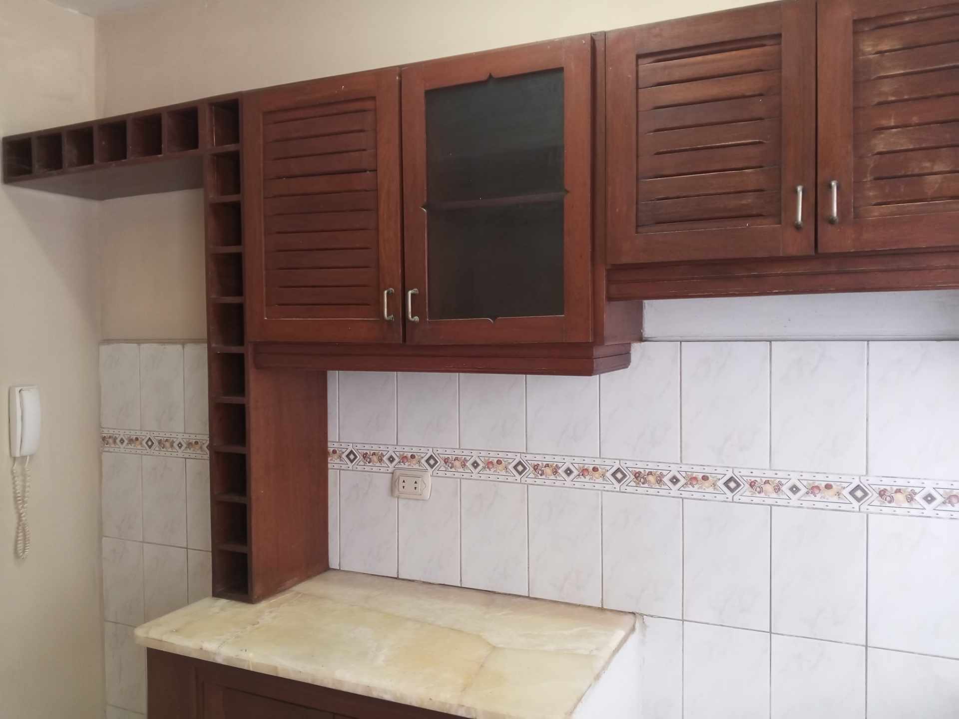 Departamento en Venta[CONDOMINIO LIMCO 1| SOBRE 4TO. ANILLO BARRIO GUARACACHI, ENTRE AV. BRASIL Y AV. VIRGEN DE COTOCA] DEPARTAMENTO EN VENTA DE 2 DORMITORIOS CON DEPENDENCIAS Y PARQUEO DESCUBIERTO Foto 6