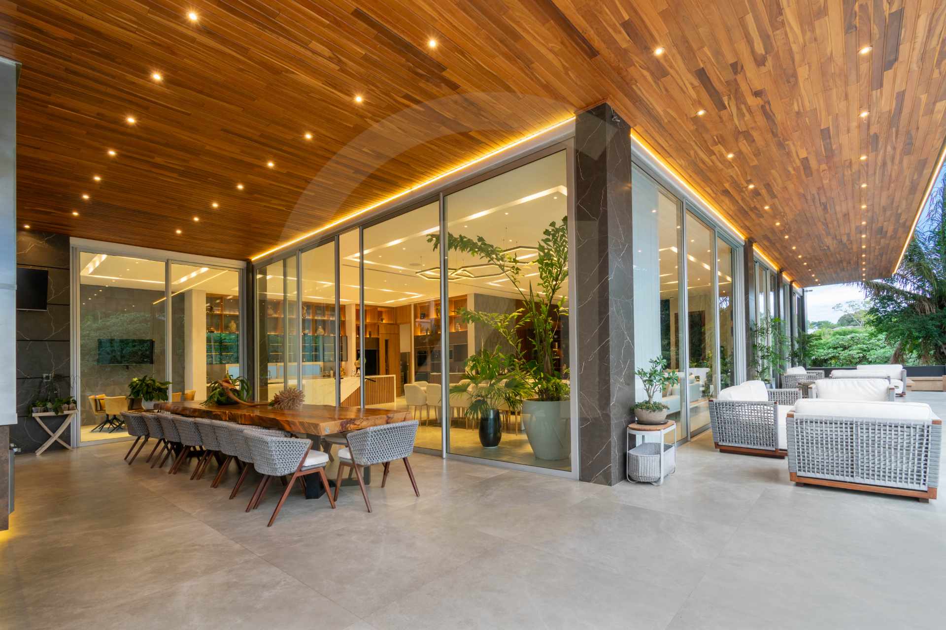 Casa en VentaCondominio Privado La Hacienda del Urubó 7 dormitorios 11 baños 10 parqueos Foto 4