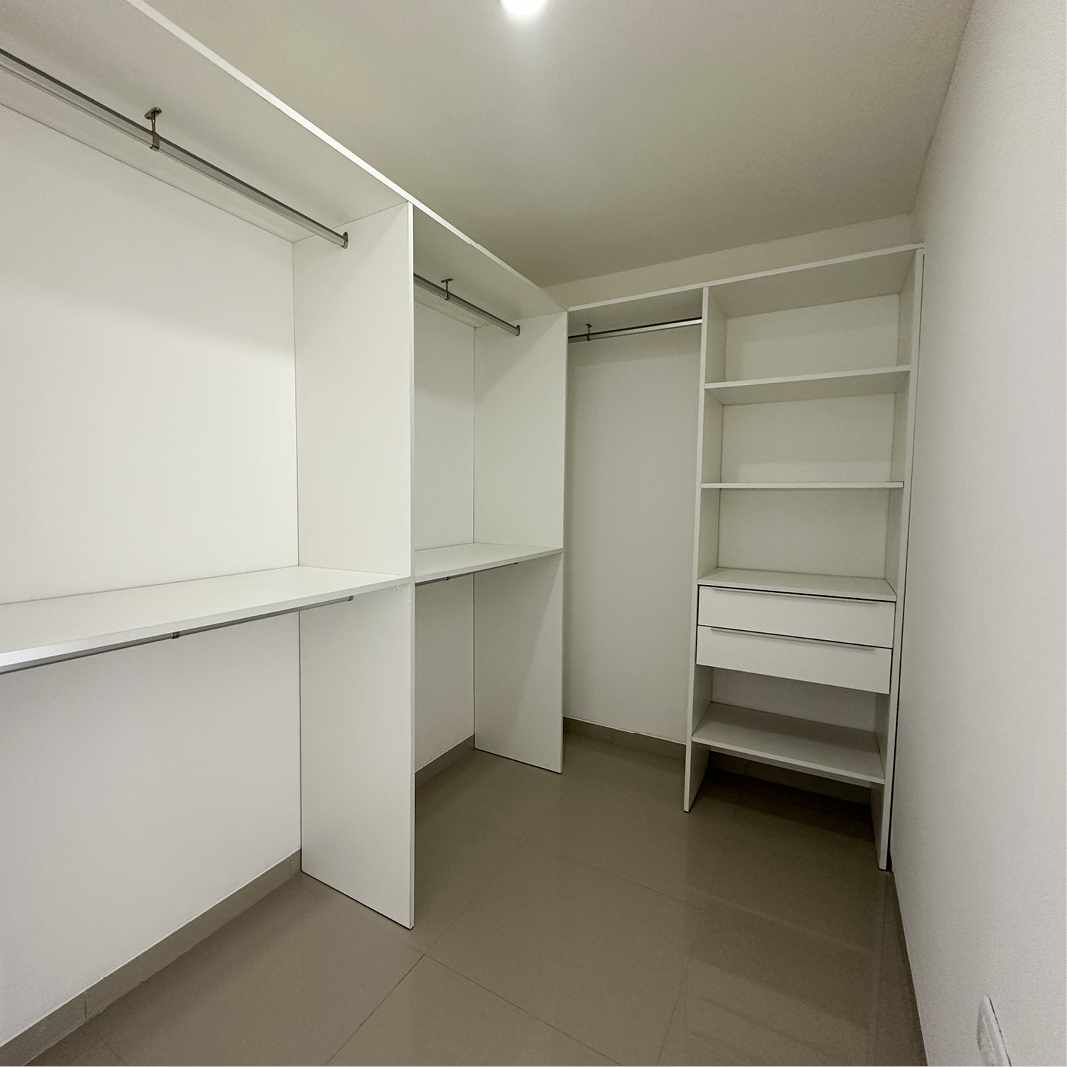 Departamento en AlquilerTorre Magenta - Calle Itenez Nro. 42, a media cuadra de la Av. Trinidad, entre 2do. y 1er. Anillo
 2 dormitorios 3 baños 1 parqueos Foto 9