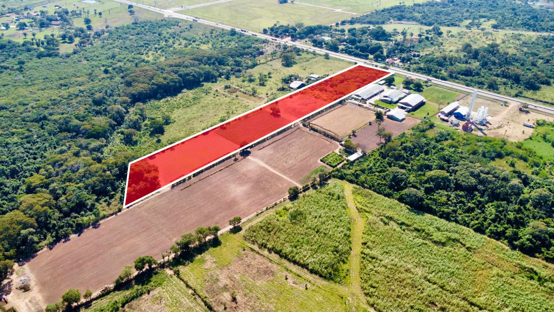 Terreno en VentaEN VENTA TERRENO SOBRE LA CARRETERA WARNES MONTERO ZONA DE USO INDUSTRIAL Foto 3