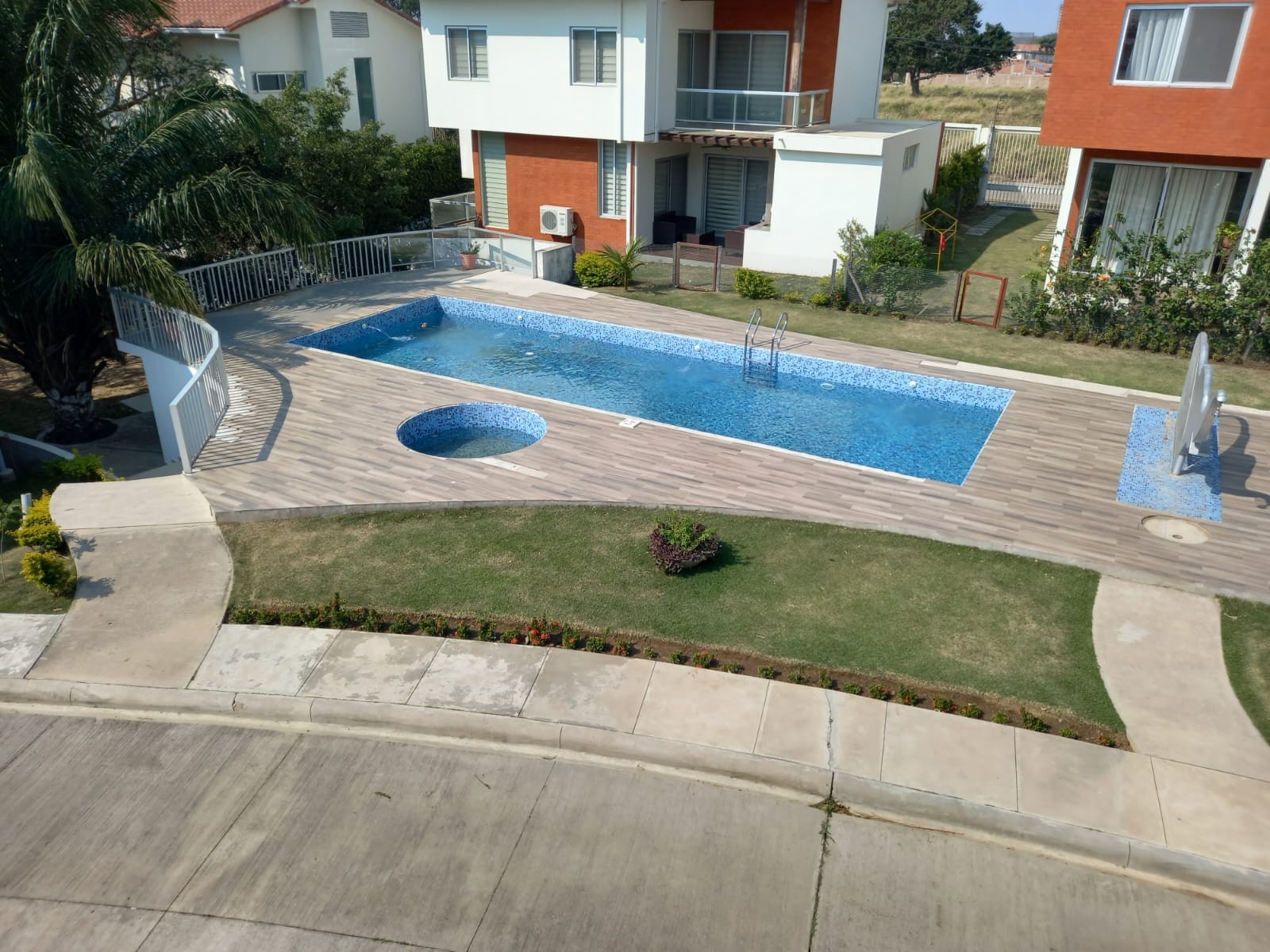 Casa en AlquilerALQUILER o VENTA  sobre Av, Marayau  VILLA BONITA  URUBÓ Foto 24