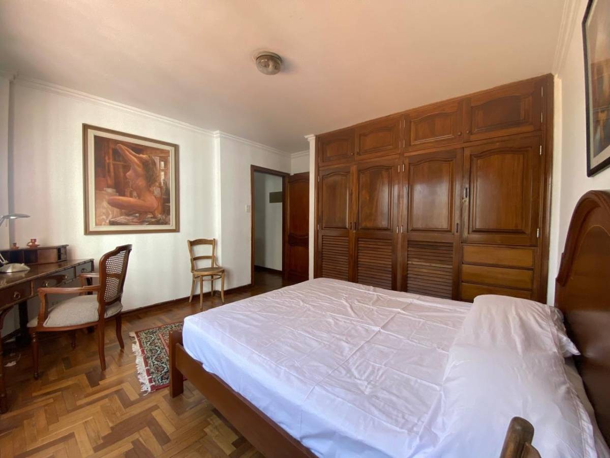 Departamento en San Jorge en La Paz 4 dormitorios 4 baños 1 parqueos Foto 16